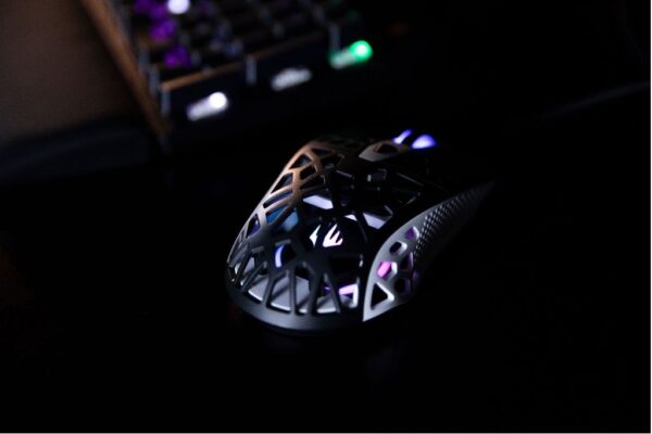 Souris Ultra-Light Magic The Gathering - Noir et Blanc - RGB